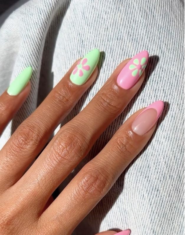 4. Pastel Flower Nails