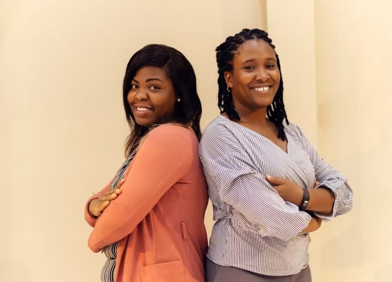 From Extra Volume to Full Coverage: How Hair Extensions, Wigs, and Toppers Work Together