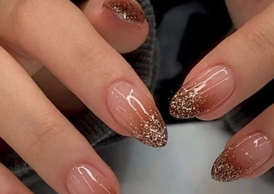 From earthy tones to chic nail art, update your manicure with our top brown nail designs that effortlessly complement your autumn look.