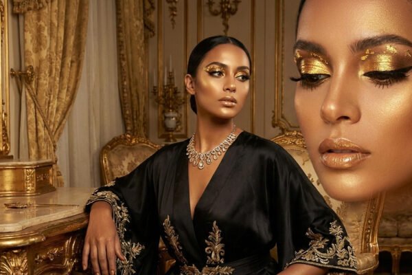 Gold Makeup Looks With A Touch Of Luxury