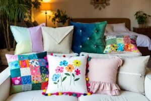 8 Throw Pillow Tutorials to Create Beautiful and Stylish Home Decor